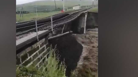 В Забайкалье смыло железнодорожный мост