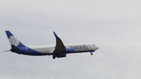 Подавший сигнал бедствия самолет Belavia благополучно приземлился в Москве