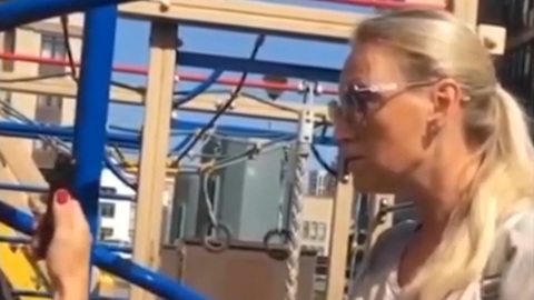 Петербурженка объяснила, почему прогоняла детей-аутистов