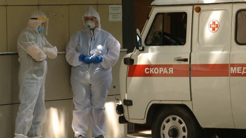 Около 40 единиц транспорта чиновников передали смоленским врачам