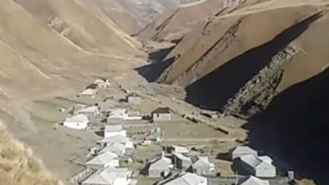 Грязевой поток обрушился на дома в Дагестане
