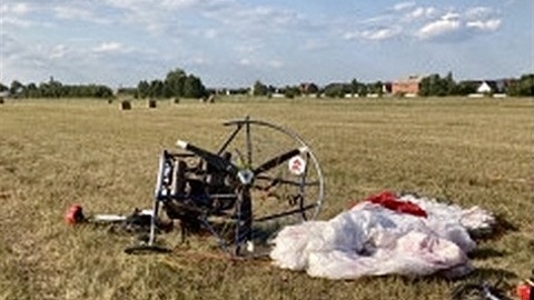 После жесткой посадки мотопараплана под Новосибирском СК начал проверку