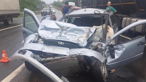 Два человека погибли в аварии с грузовиком на федеральной трассе
