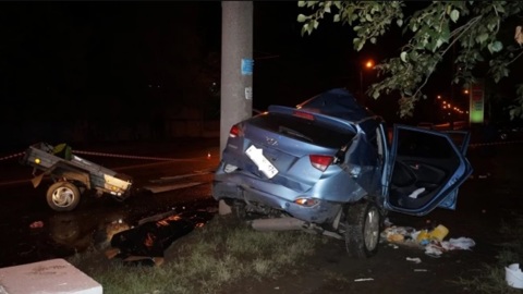 При столкновении машины со столбом выжил только ребенок