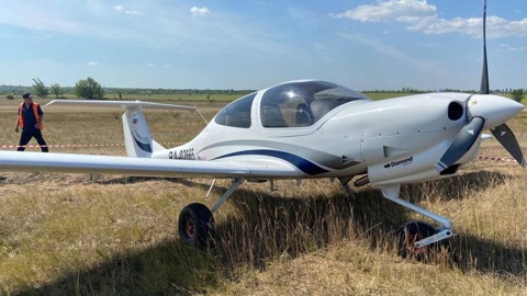 Самолет летного училища гражданской авиации выкатился с полосы
