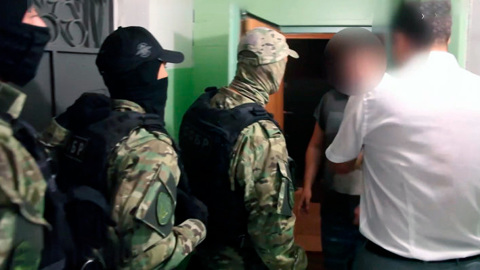 В Хабаровске справки о вакцинации продавали в оборудованной под клинику квартире