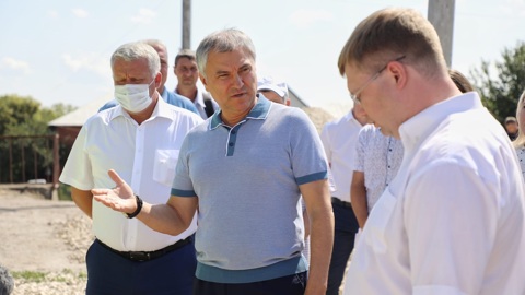 "Все развалили". Володин раскритиковал власти Петровска за срыв федпрограмм