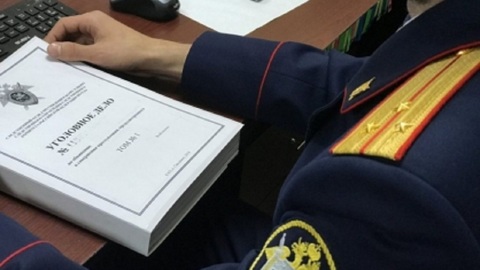 В Липецкой области двое мужчин проникли в квартиру женщины для выяснения отношений