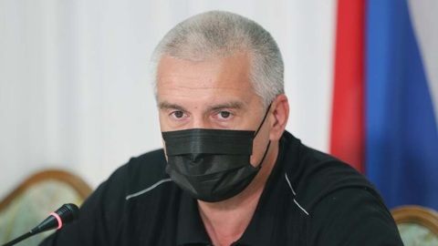 Аксенов предупредил крымчан об осенних волнах коронавируса