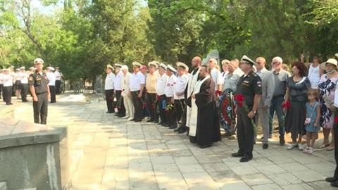 В Севастополе почтили память погибших на АПЛ "Курск"