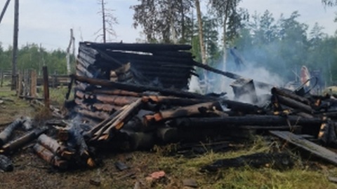 Глава семьи устроил бойню в своем доме в Якутии и едва не сгорел сам