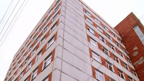 В Туле из окна ковидного госпиталя выпал пациент