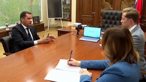 Вопросы денег и жилья: глава Поморья обратил внимание на низкую зарплату медиков на селе
