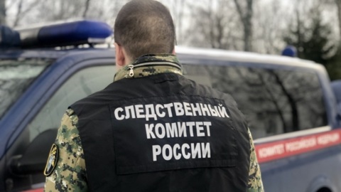 50-летнему крымчанину, стокнувшему с балкона 8-го этажа знакомую, предъявлено обвинение