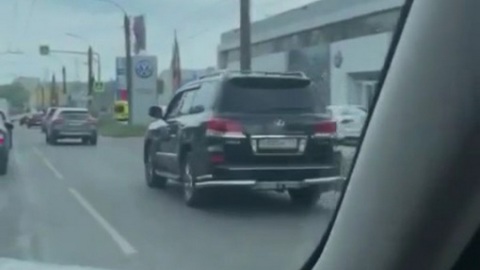 Житель Кирова доверил свой Lexus маленькому сыну