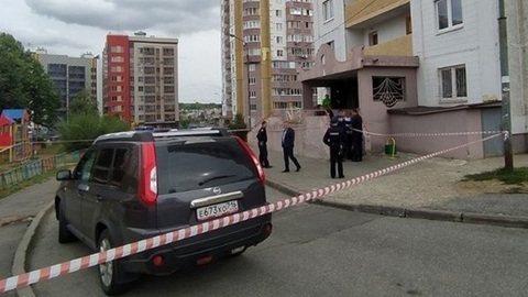 Жителя Казани в упор застрелили в подъезде многоэтажки
