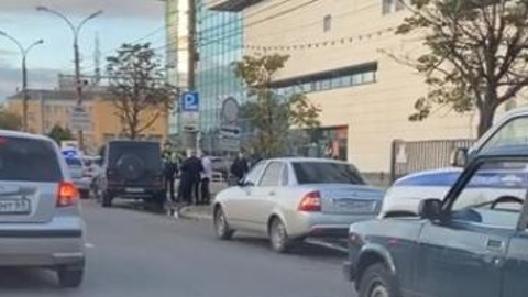 "Стреляли во дворе": свадебный кортеж остановила тверская полиция