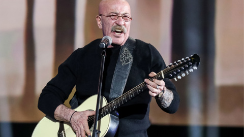 Александр Розенбаум отмечает 70-летний юбилей