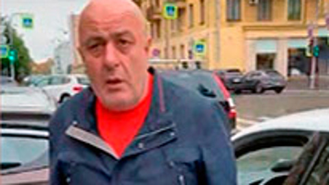 Слишком долго ждал. В Петербурге таксист напал на пассажирку