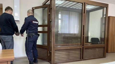 "В лицо кулаком": житель Вологды ответит за нападение на участкового