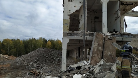 Стена насмерть придавила мужчину в Казани
