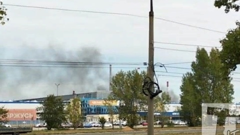 Густой дым: в Тольятти потушили пожар на площади 120 кв.м