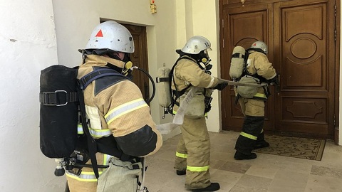Под Орлом спасатели МЧС учились тушить храмы