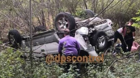 В Приморском крае автомобиль рухнул с моста: водитель осталась жива