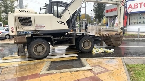 В Самаре экскаватор насмерть сбил девушку