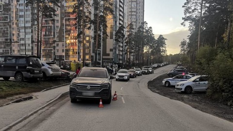 Травма головы и ушибы: автомобиль в Новосибирске сбил ребенка