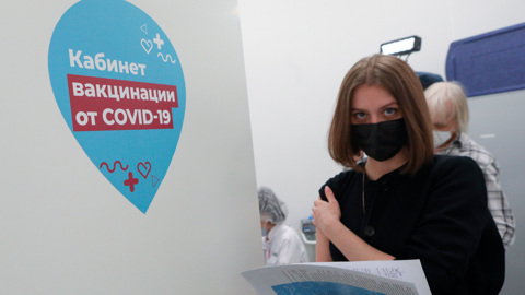 Вакцинация – единственный способ защититься и избежать ограничений