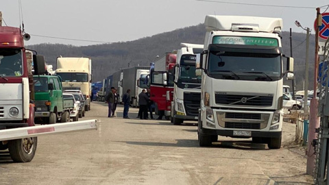 В Приморье на границе с водителей собирали по 200 тысяч за проезд