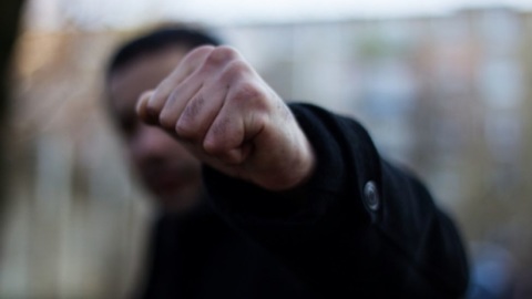 В Чебоксарах 14-летний подросток избил сверстника ради электронной сигареты