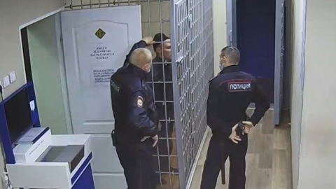 В аэропорту Новосибирска на полицейского напал пьяный житель Челябинска