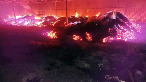 40 тонн угля уничтожил пожар в Смоленской области