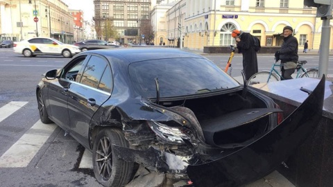 Водитель каршеринга устроил массовую аварию в центре Москвы и сбежал