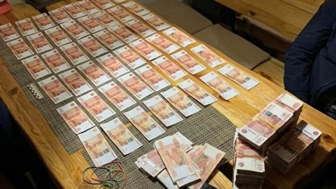 Московский инспектор ДПС требовал 35 млн рублей за свои услуги