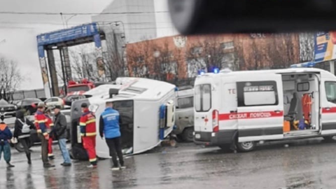 В Мурманске в массовом ДТП с участием скорой помощи пострадали 4 человека