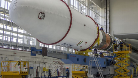 Части для сборки двух ракет-носителей "Союз-2.1б" доставили на Восточный
