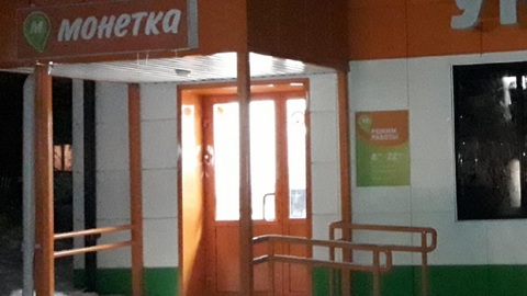 В Новосибирске сержант спас продавца от нападения грабителя с ножом