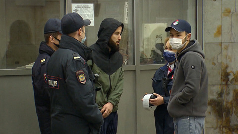 Самоизоляция и штрафы за спущенные маски: в Москве усиливают антиковидные меры
