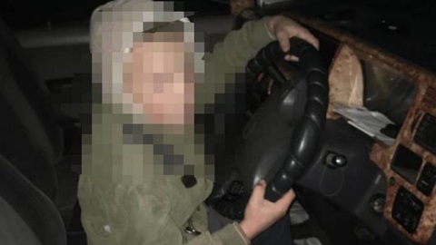 Под Канском мать отправила 10-летнего сына в магазин на своей машине