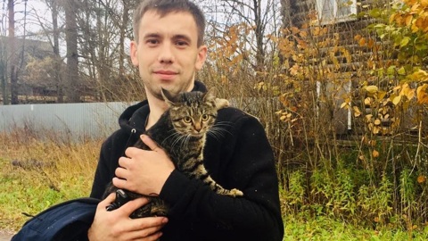 Тверичанин спас кошку, которая просидела на дереве три дня