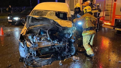 Один человек погиб и 8 госпитализированы после ДТП с маршруткой в Питере