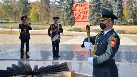 Молдавия не экономит газ на Вечном огне