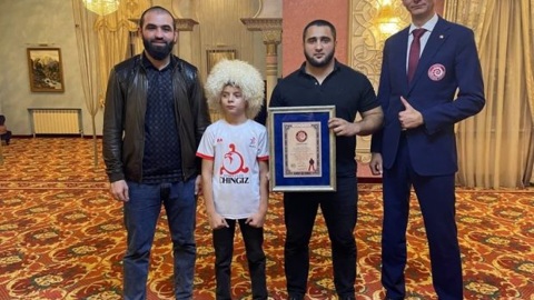 11-летний мальчик из Ингушетии установил мировой рекорд по удержанию планки