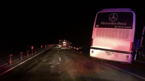 На Ставрополье автобус врезался в "КамАЗ": один человек погиб, 9 пострадали