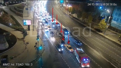 В центре Москвы образовался затор из-за столкновения нескольких машин