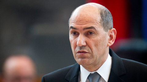 Неизвестные угрожают премьеру Словении