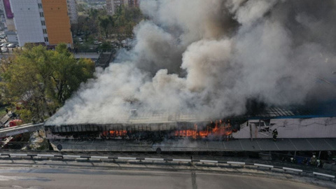 Во Владивостоке произошел пожар на Некрасовском рынке